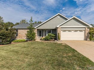 3001 Oakstowne Pl, Saint Louis, MO 63129