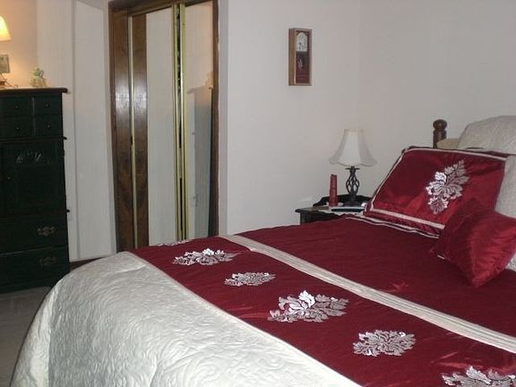 5th image of 104 Hodge St