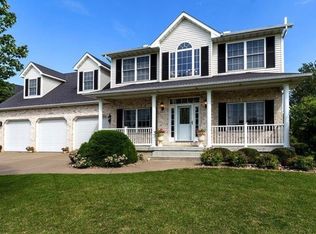 5909 Stephen Cir, Davenport, IA 52807