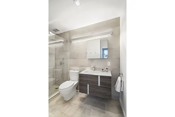 Rented by Warburg | media 2