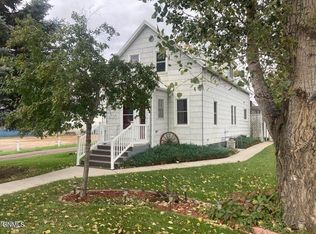 108 E St S, Glen Ullin, ND 58631