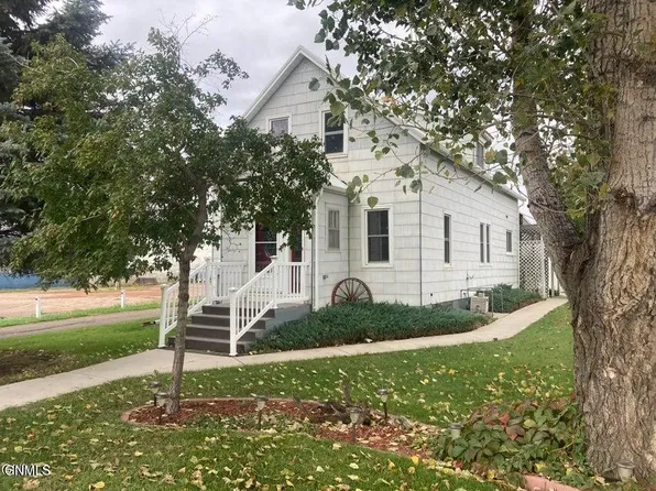 108 E St S, Glen Ullin, ND 58631
