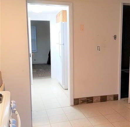5th image of 405-1 Cypress St