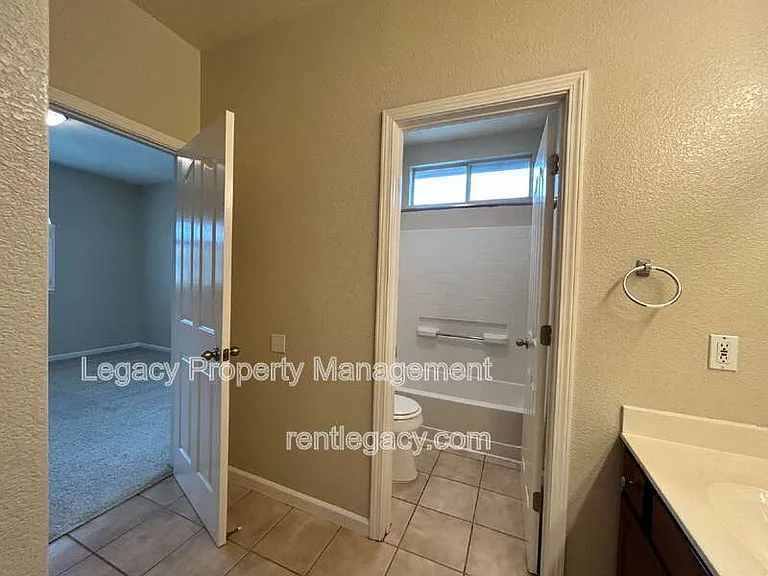 523 Cascade Dr — Photo 19