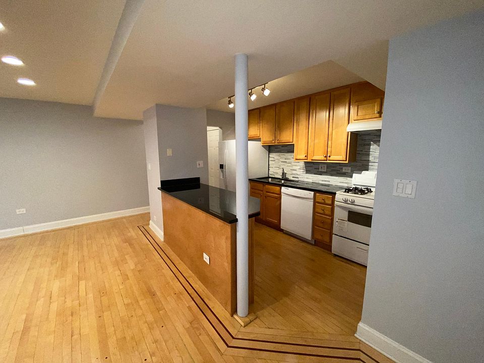 1st image of 7610 N Rogers Ave APT G3