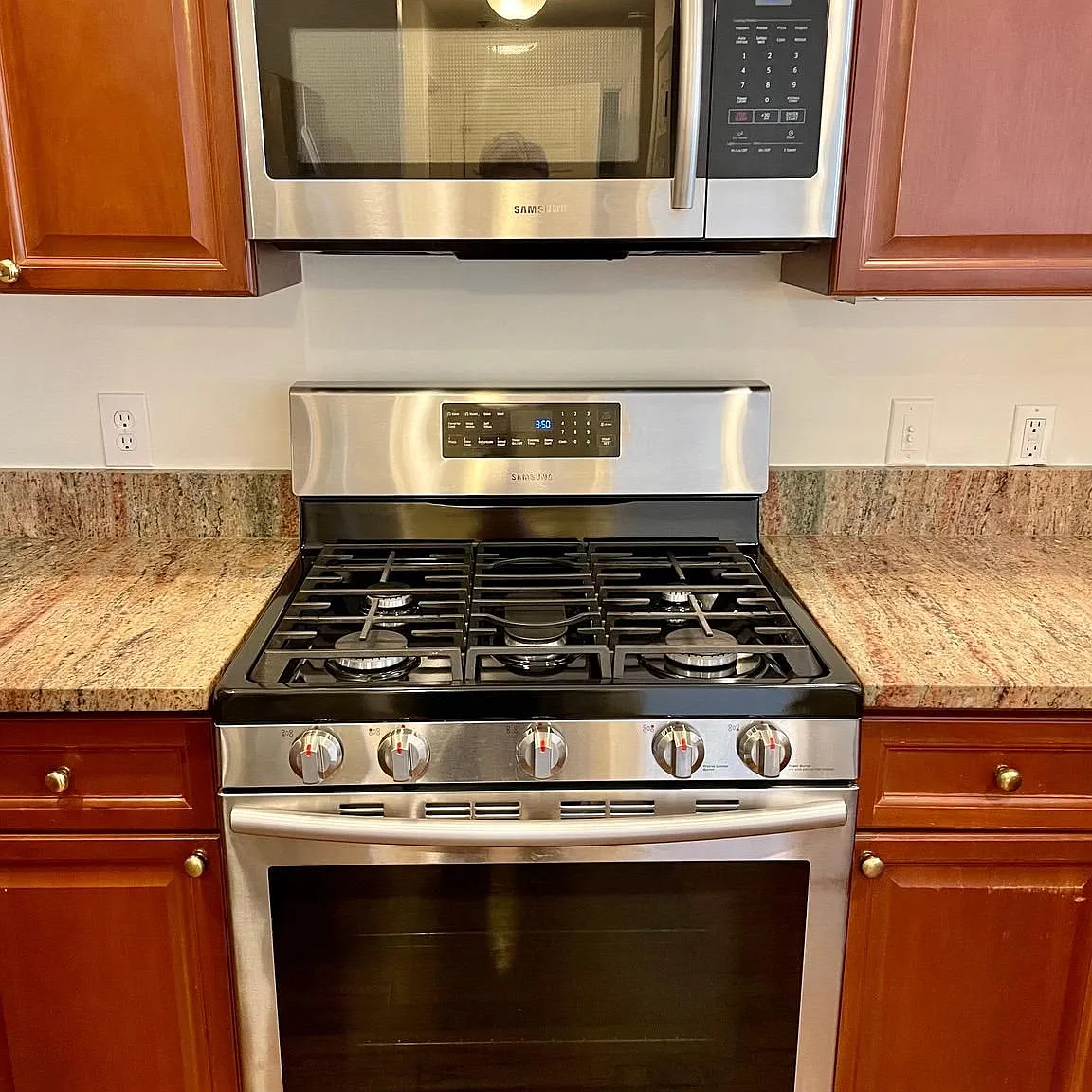 Lillain Court At Tysons — Photo 4