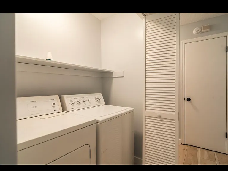 296 Monticello Pl — Photo 8