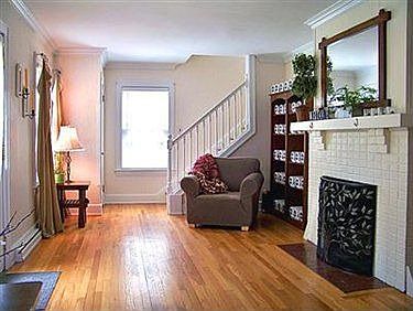 3rd image of 103 Elm Ct