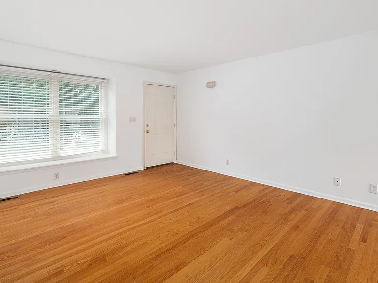 44 Pleasant St #23D — Photo 13
