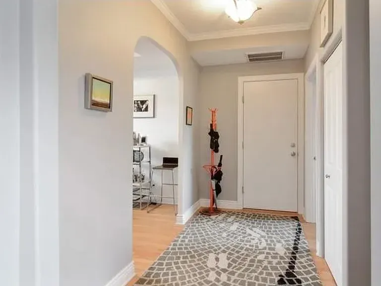7029 N Greenview Ave #3N — Photo 2
