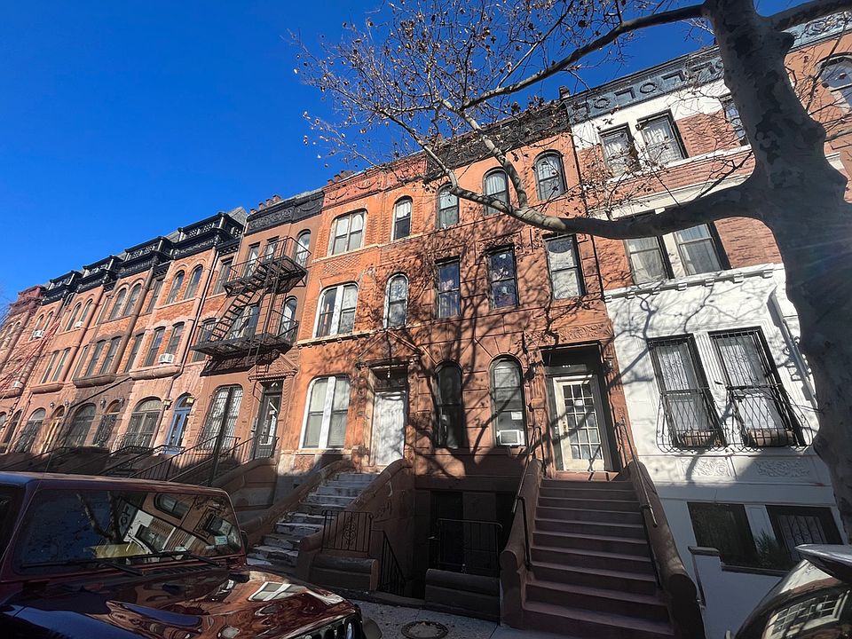 2nd image of 253 W 136th St