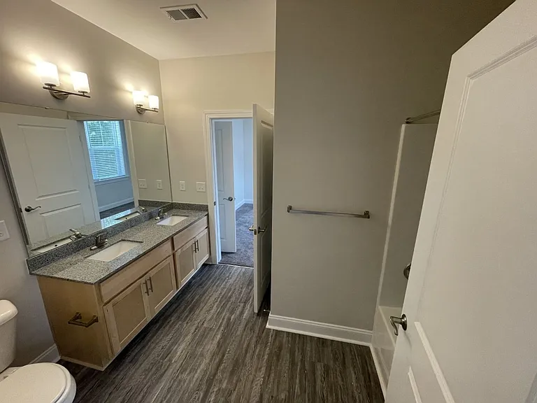 Marcom Street Apartments — Photo 7