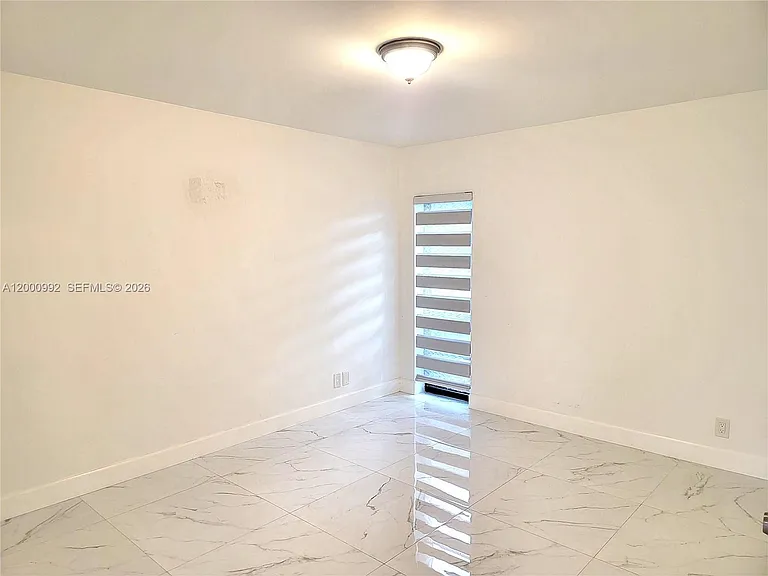 9723 N New River Canal Rd #416 — Photo 15