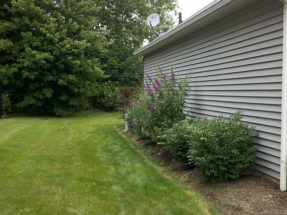 4th image of 565 Woodview Dr