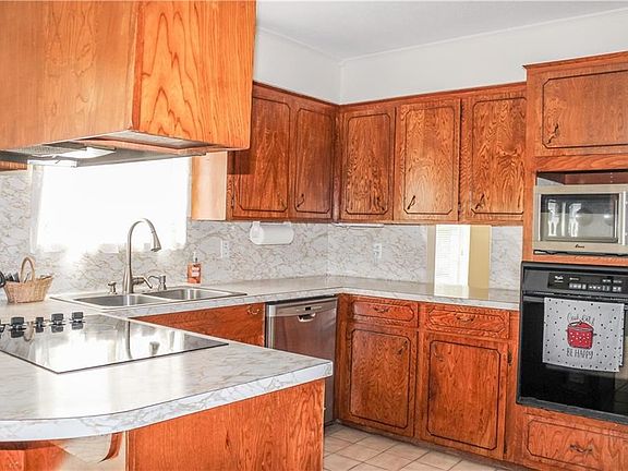 3rd image of 13702 River Forest Dr