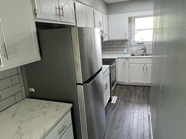 703 Brian Ct — Photo 20
