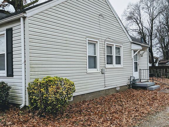 3rd image of 7506 Russell Ave