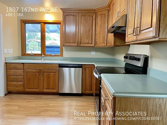 3rd image of 1807 162nd Ave NE