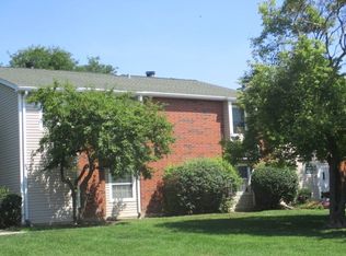 1376 E Wyndham Cir APT 204, Palatine, IL 60074