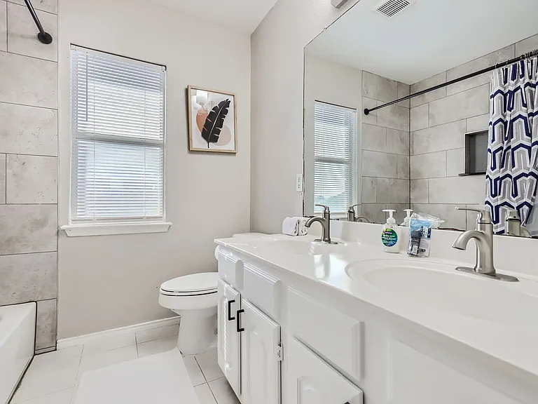 2520 Leicester Ct — Photo 21