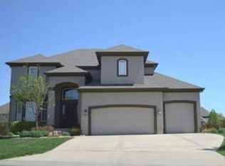 11367 S Lakecrest Dr, Olathe, KS 66061