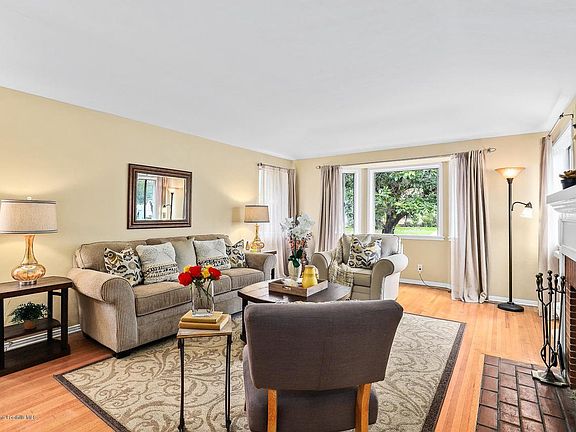 3rd image of 4443 Collis Ave