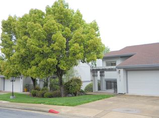 212 Ridgetop Dr, Redding, CA 96003