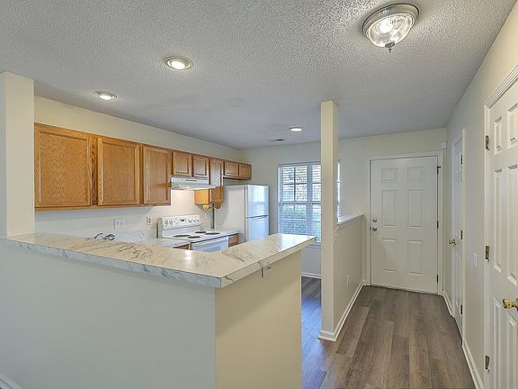 5th image of 8037 Shadow Oak Dr