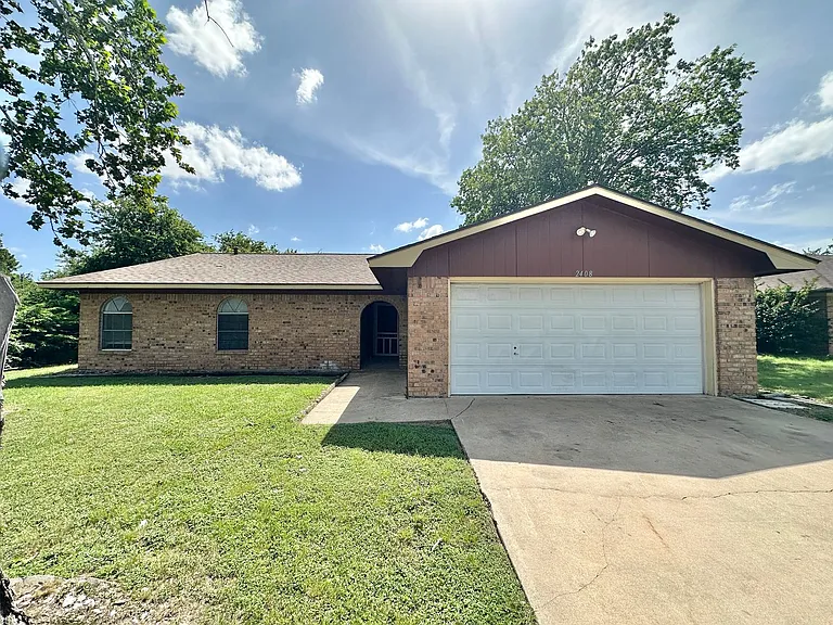 2408 Lake Rd — Photo 2