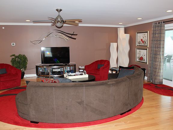 5th image of 84 Olive St