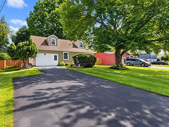 2nd image of 7306 Greenbriar Rd