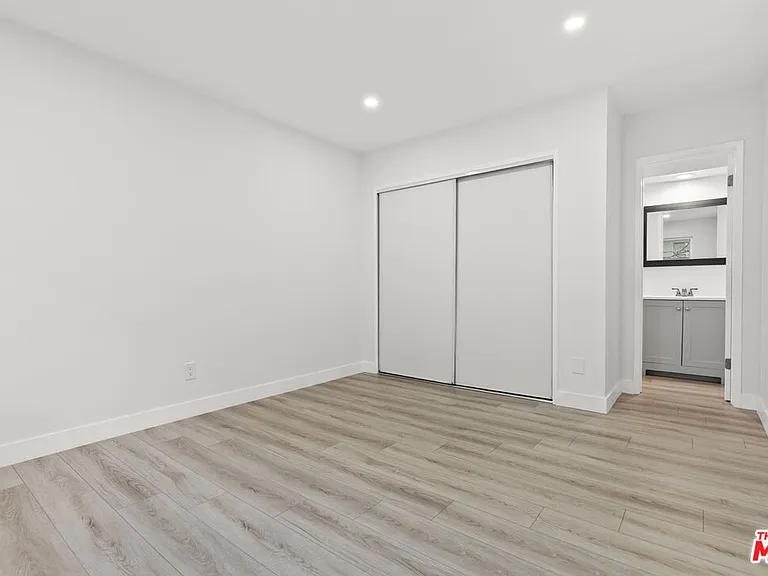 330 E Dryden St #14 — Photo 16