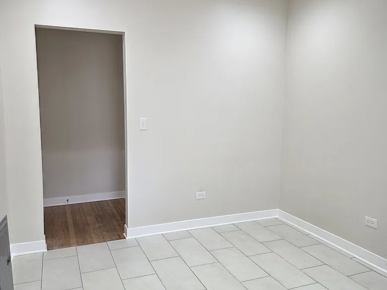 2637 W Winona St #1 — Photo 6