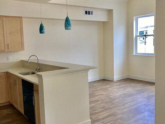 3rd image of 716 Seabright Ave #107