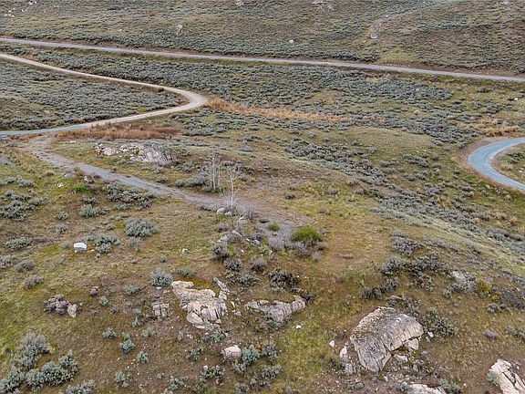 5th image of 215 Plata Road