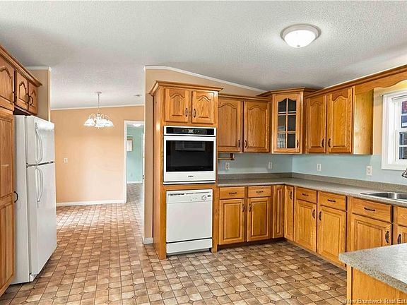 4th image of 10 Northrup Cres
