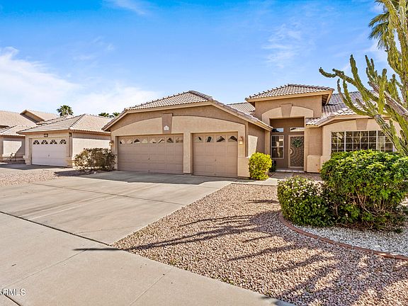 3rd image of 1413 E SAN REMO Avenue