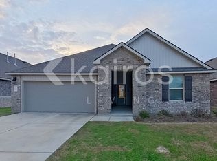 124 E Broussard St, Broussard, LA 70518