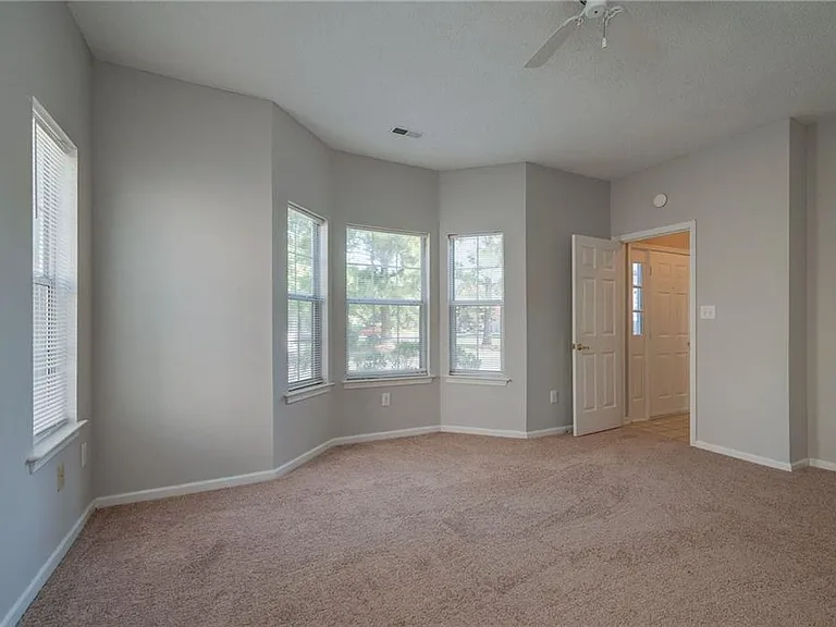 850 Worcester Way — Photo 13