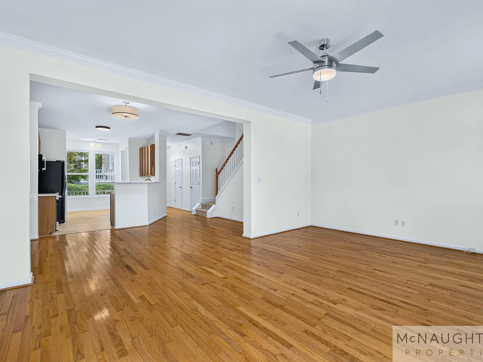 3 bed, 2.5 bath, 1477 sqft, $1,895 — Photo 4