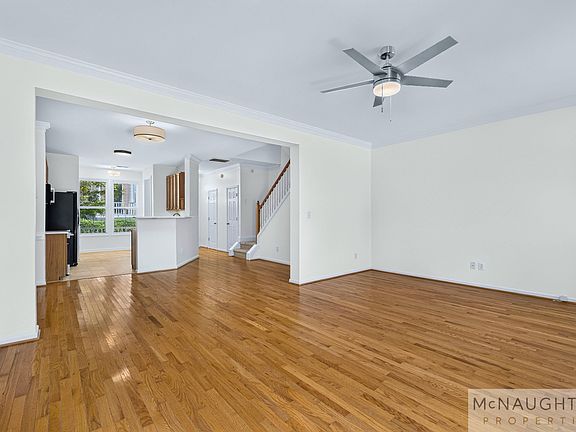 4th image of 513 Village Loop Dr