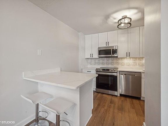 3rd image of 4250 N Marine Dr APT 930