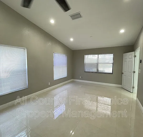 3580 102nd Pl N — Photo 7