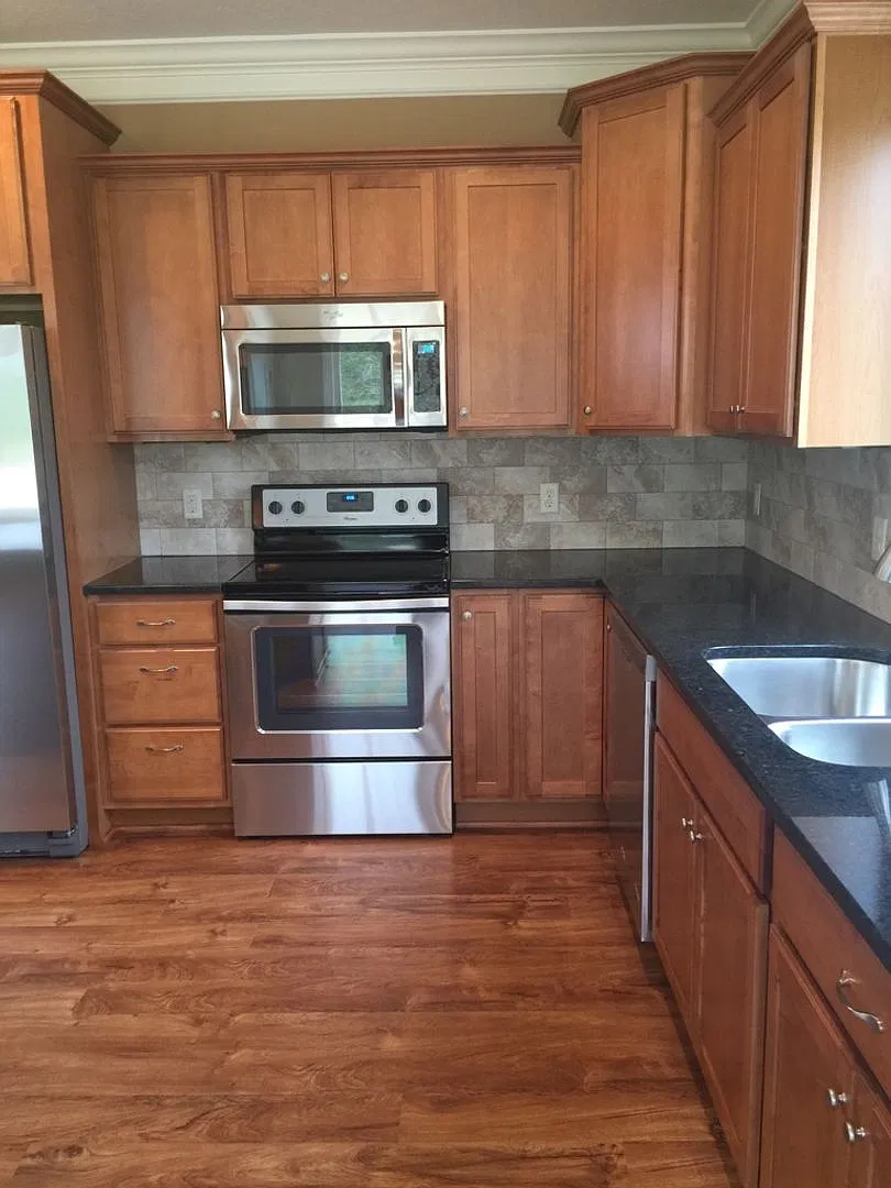 3 bedroom 2 1/2 bath house for rent — Photo 1