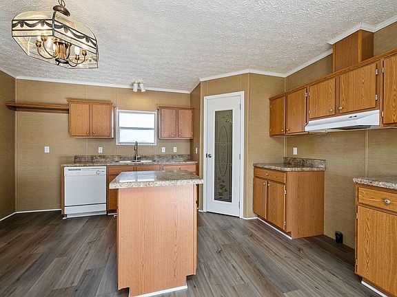 5th image of 138 Oak Brook Dr