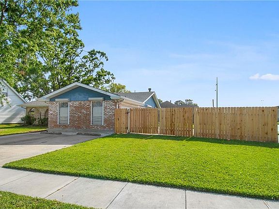 2nd image of 2705 Belmont Pl