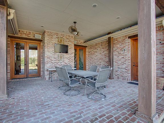 5th image of 918 Split Elm Dr