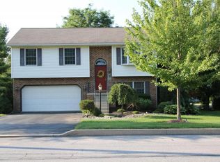 2901 Bowman Rd, Lancaster, PA 17601