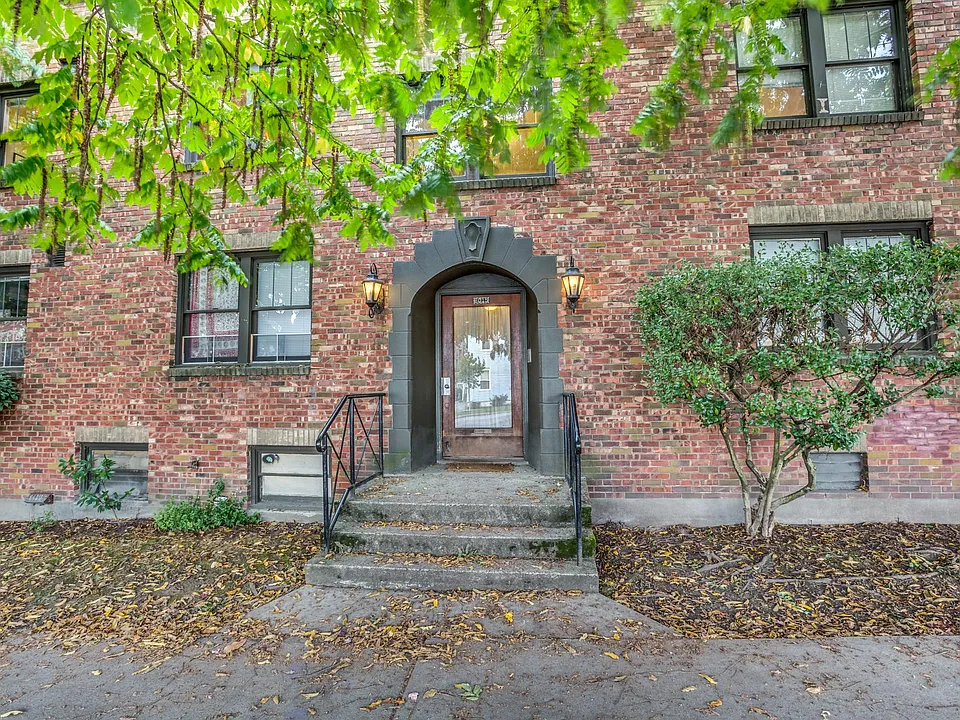 Maxwell Apartments