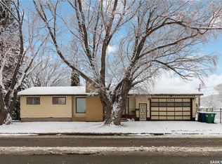 802 V AVENUE N, Saskatoon, SK S7L 3G1